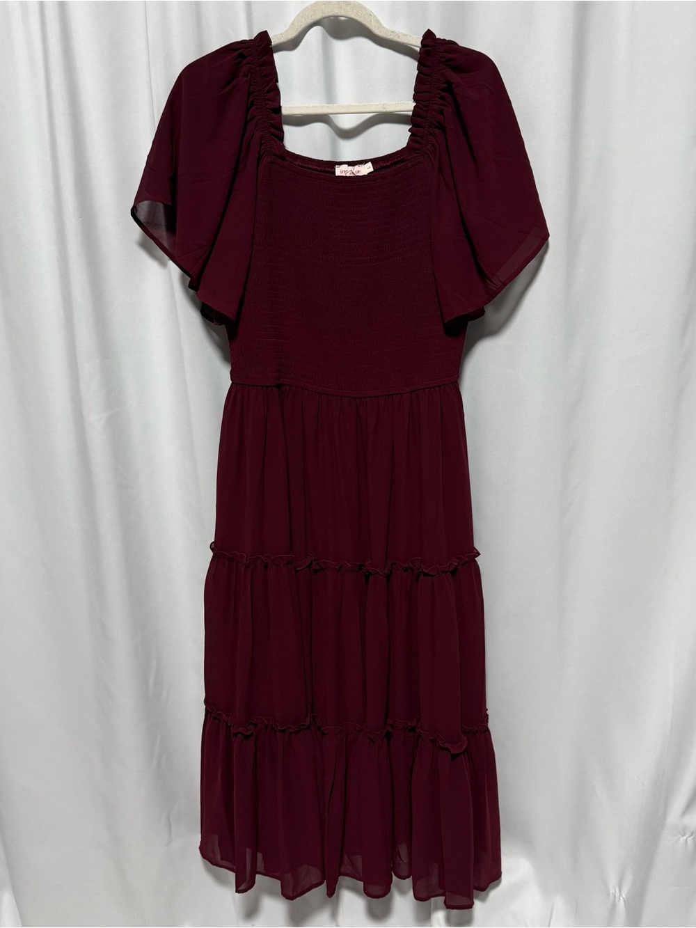 Ivy City Co Burgundy Tiered Midi Dress with Flutter Sleeves size Large